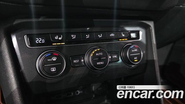 Volkswagen Tiguan 2018 — photo 22