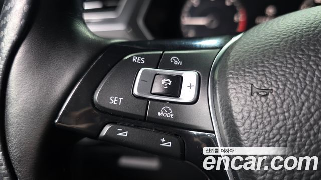 Volkswagen Tiguan 2018 — photo 25
