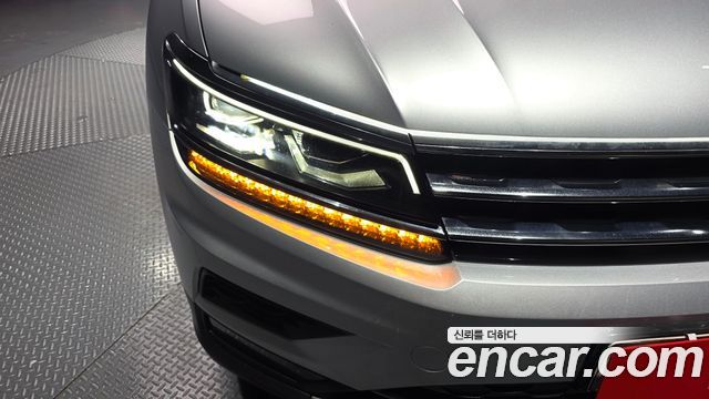 Volkswagen Tiguan 2018 — photo 8