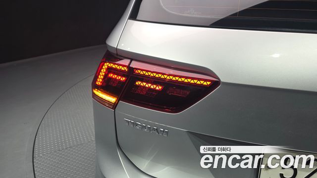 Volkswagen Tiguan 2018 — photo 9