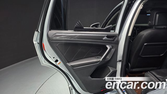 Volkswagen Tiguan 2018 — photo 15