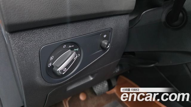 Volkswagen Tiguan 2018 — photo 27