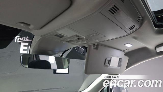 Volkswagen Tiguan 2018 — photo 33