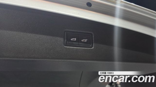 Volkswagen Tiguan 2018 — photo 34