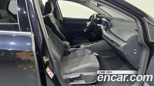 Volkswagen Golf 2022 — photo 17