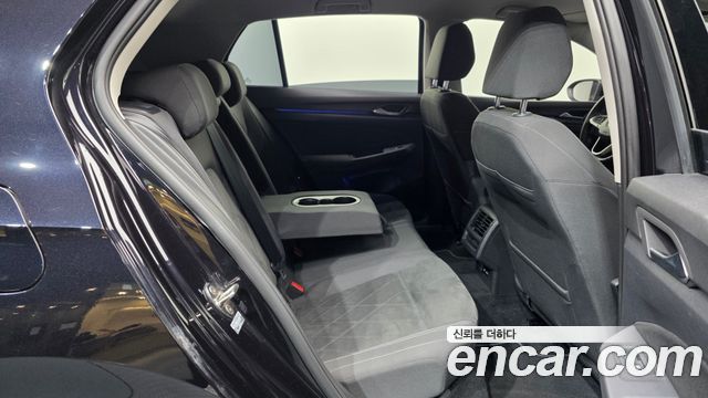 Volkswagen Golf 2022 — photo 18