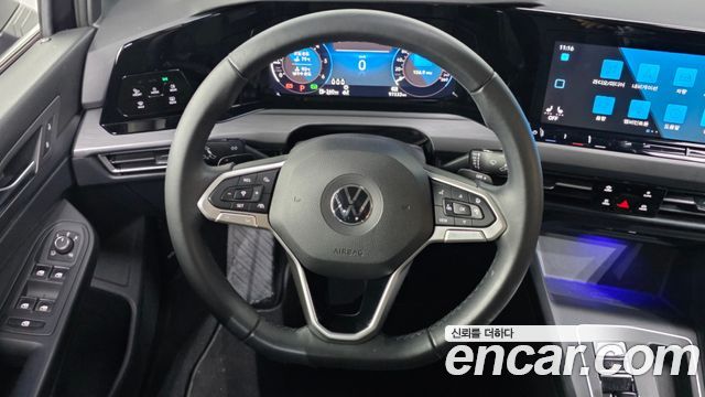 Volkswagen Golf 2022 — photo 19