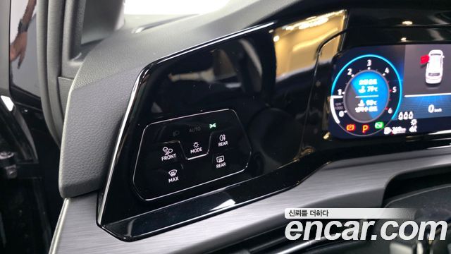 Volkswagen Golf 2022 — photo 23