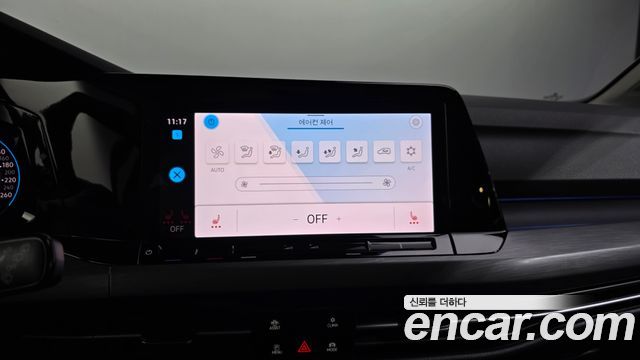 Volkswagen Golf 2022 — photo 25