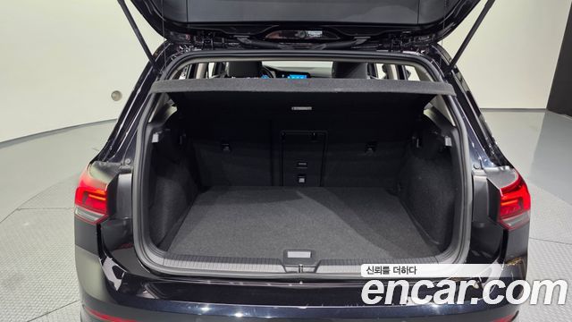 Volkswagen Golf 2022 — photo 26