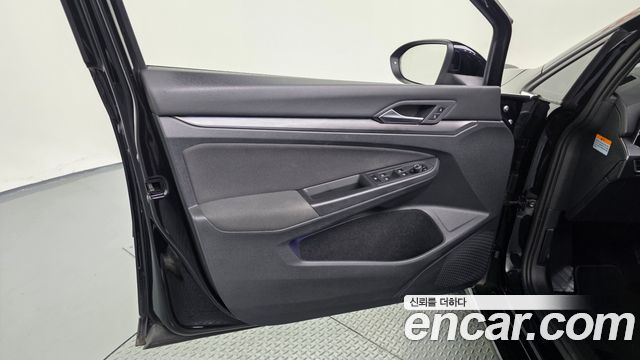 Volkswagen Golf 2022 — photo 14