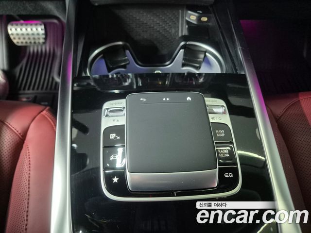 Mercedes-Benz G-Class 2025 — photo 12