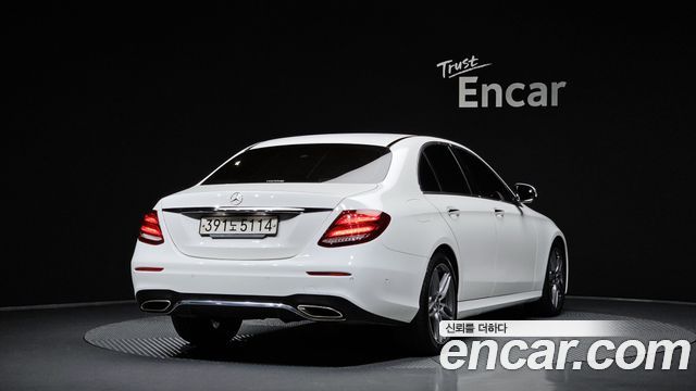 Mercedes-Benz E-Class 2019 — photo 2