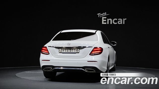 Mercedes-Benz E-Class 2019 — photo 4
