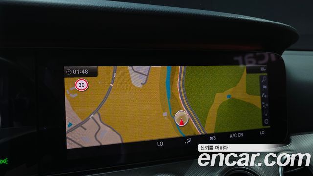 Mercedes-Benz E-Class 2019 — photo 14