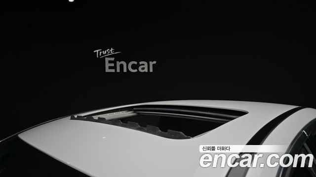 Mercedes-Benz E-Class 2019 — photo 19
