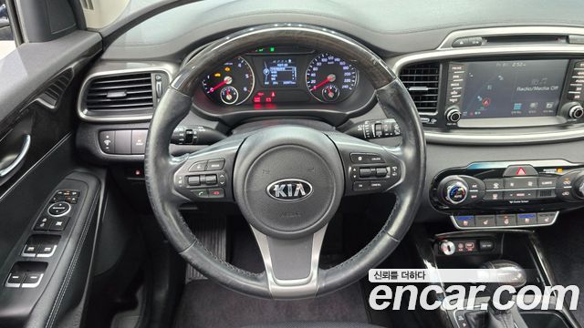 Kia Sorento 2016 — photo 13