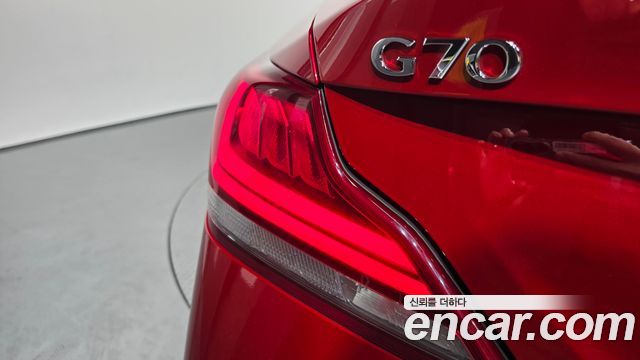 Genesis G70 2018 — photo 9