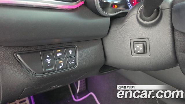 Genesis G70 2018 — photo 28