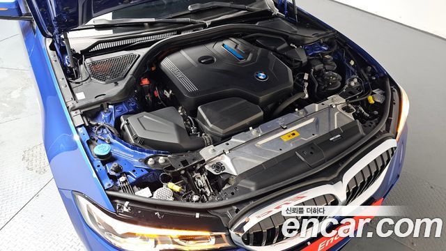 BMW 3-Series 2022 — photo 6