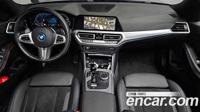BMW 3-Series 2022 — photo 10