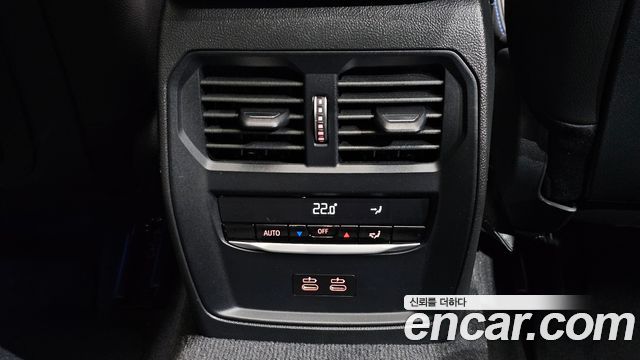 BMW 3-Series 2022 — photo 27