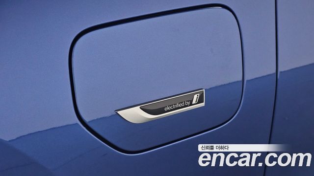 BMW 3-Series 2022 — photo 32