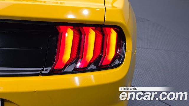 Ford Mustang 2019 — photo 9