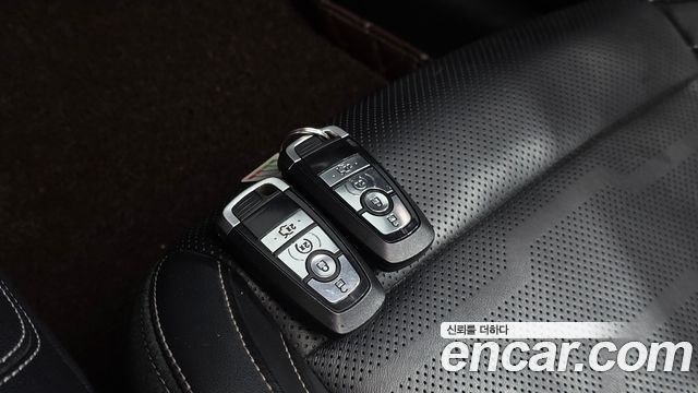 Ford Mustang 2019 — photo 30