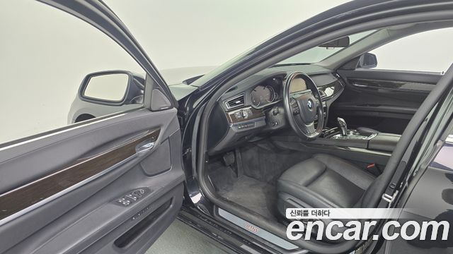 BMW 7-Series 2014 — photo 10