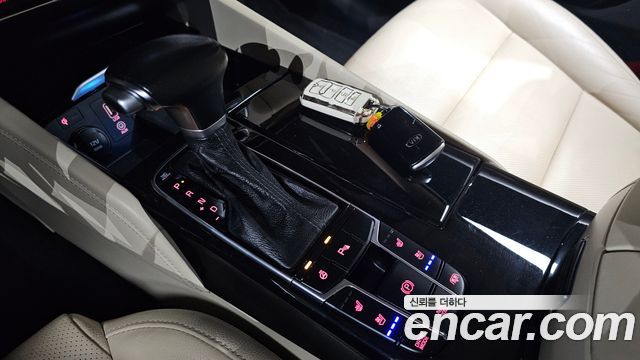 Kia K7 2016 — photo 9