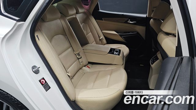 Kia K7 2016 — photo 11