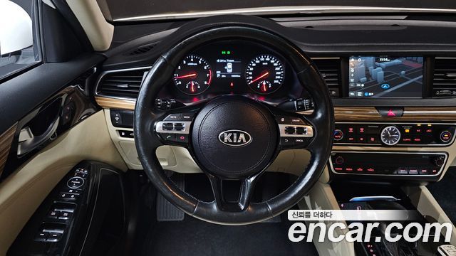 Kia K7 2016 — photo 13
