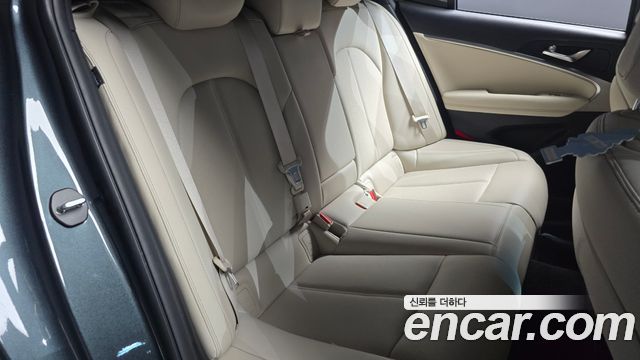 Genesis G70 2025 — photo 17