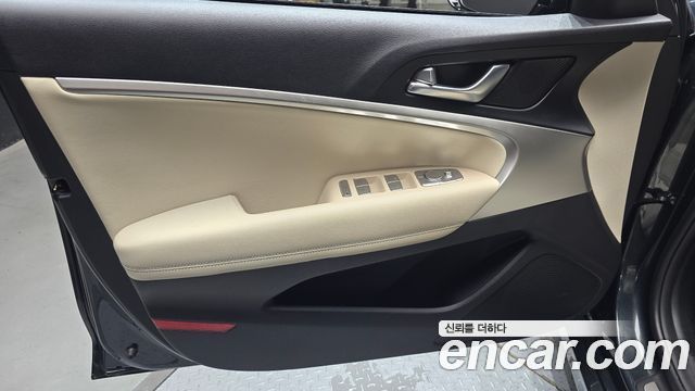 Genesis G70 2025 — photo 14