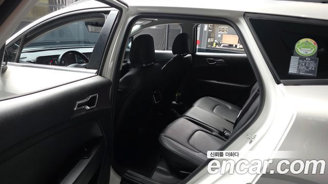 Kia Sportage 2022 — photo 16
