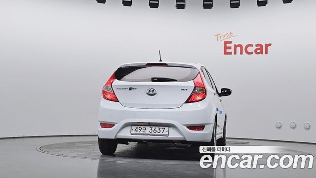 Hyundai Accent 2014 — photo 4