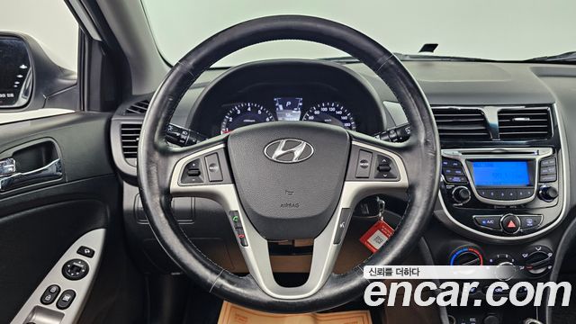 Hyundai Accent 2014 — photo 18