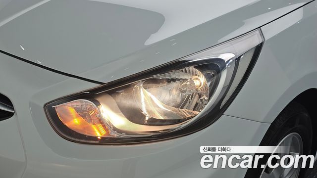Hyundai Accent 2014 — photo 8