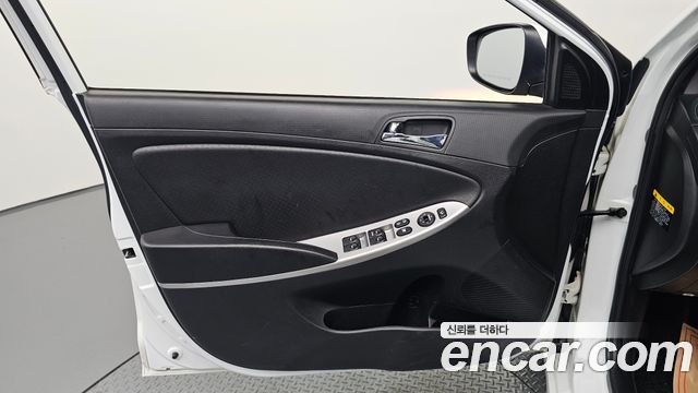Hyundai Accent 2014 — photo 14