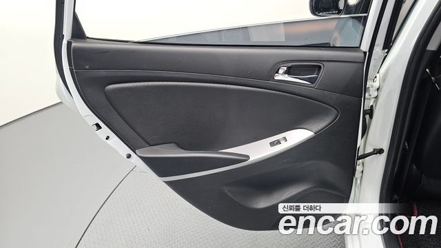 Hyundai Accent 2014 — photo 15