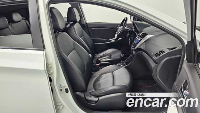 Hyundai Accent 2014 — photo 16