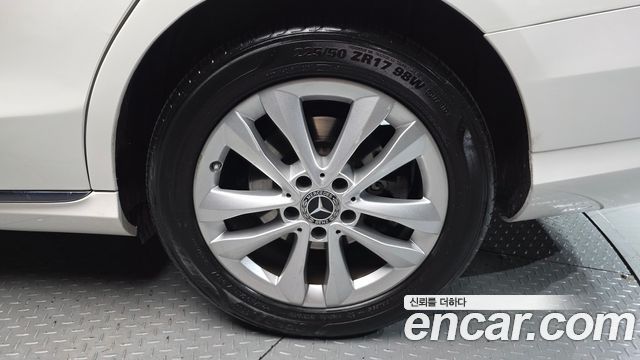 Mercedes-Benz C-Class 2019 — photo 5