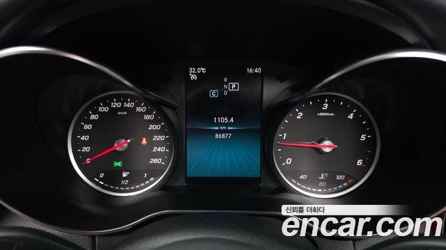 Mercedes-Benz C-Class 2019 — photo 8