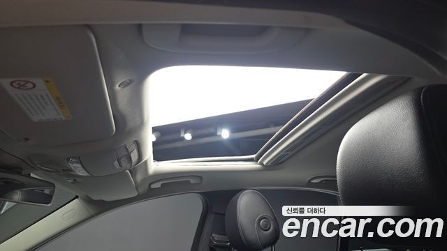 Mercedes-Benz C-Class 2019 — photo 17