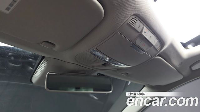 Mercedes-Benz C-Class 2019 — photo 19