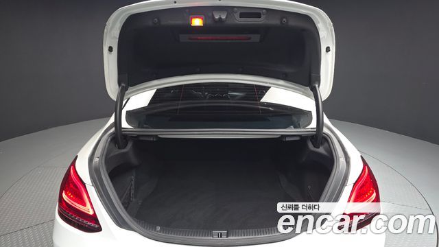 Mercedes-Benz C-Class 2019 — photo 20