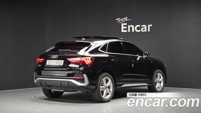 Audi Q3 2022 — photo 2
