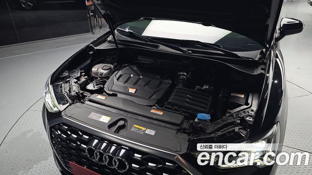Audi Q3 2022 — photo 6