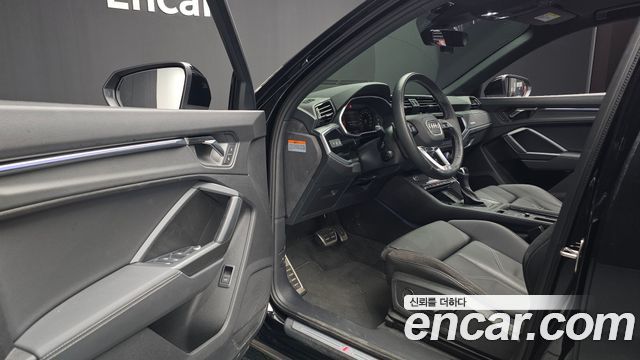 Audi Q3 2022 — photo 13